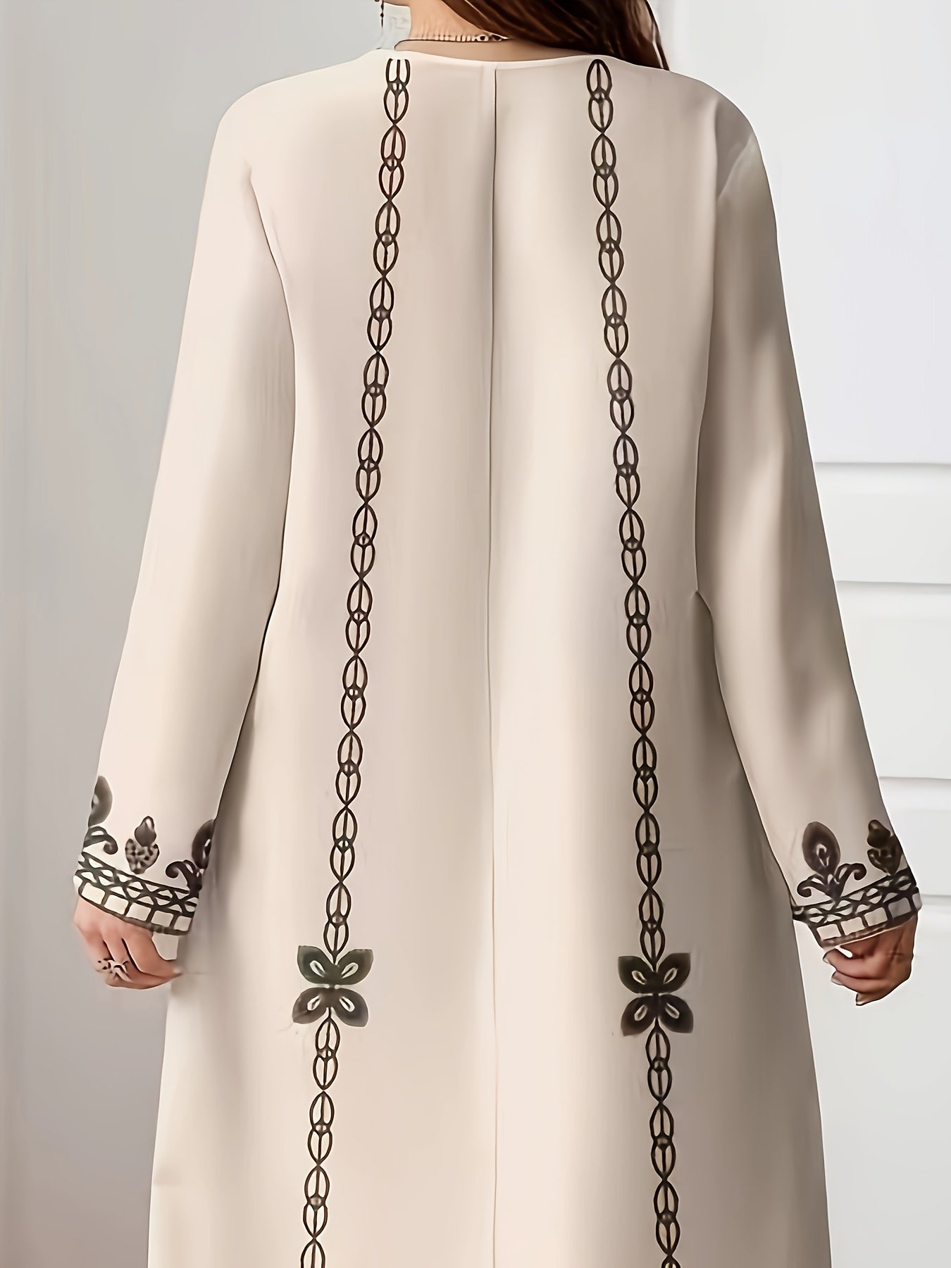 Plus Size Ethnic Style Long Sleeve V-Neck Baju Abaya - Ultra-Long Skirt with Light Beige & Brown Floral Print, Comfortable Loose Fit, Middle Eastern Robe Style for Women, Versatile Casual Wear