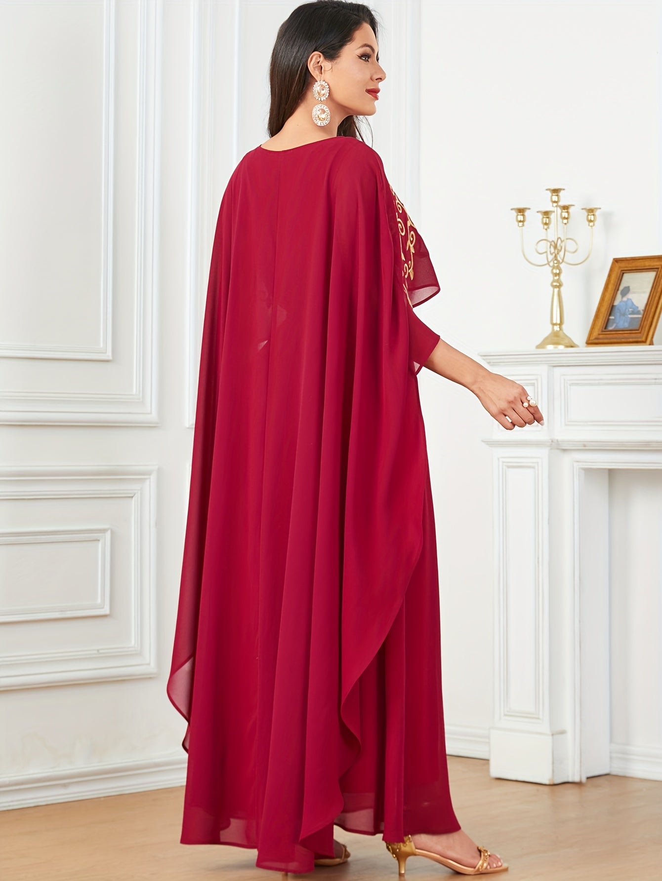 Stylish Long Cape with Lace Edge and Embroidery, Two-piece Set, Robe with Waistband and Body-hugging Abaya Dress