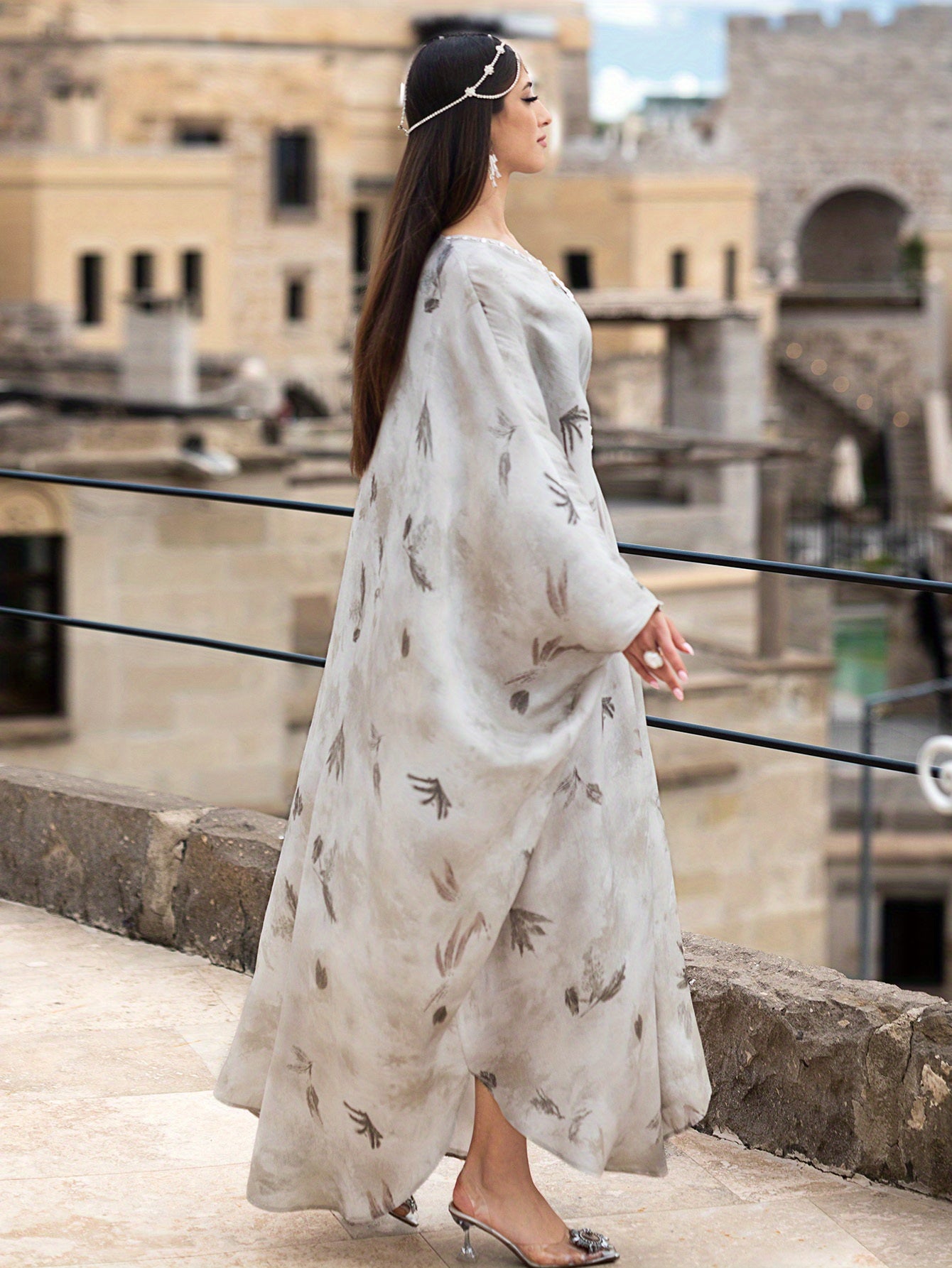 Elegant Turkish Long Tunic with Hand-Stitched Rhinestone Embellishments, Metallic Sheen Soft Fabric Abaya, Floral Pattern, Long Sleeve, Regular Fit for Women - Ideal for Parties & Gatherings, Party Attire