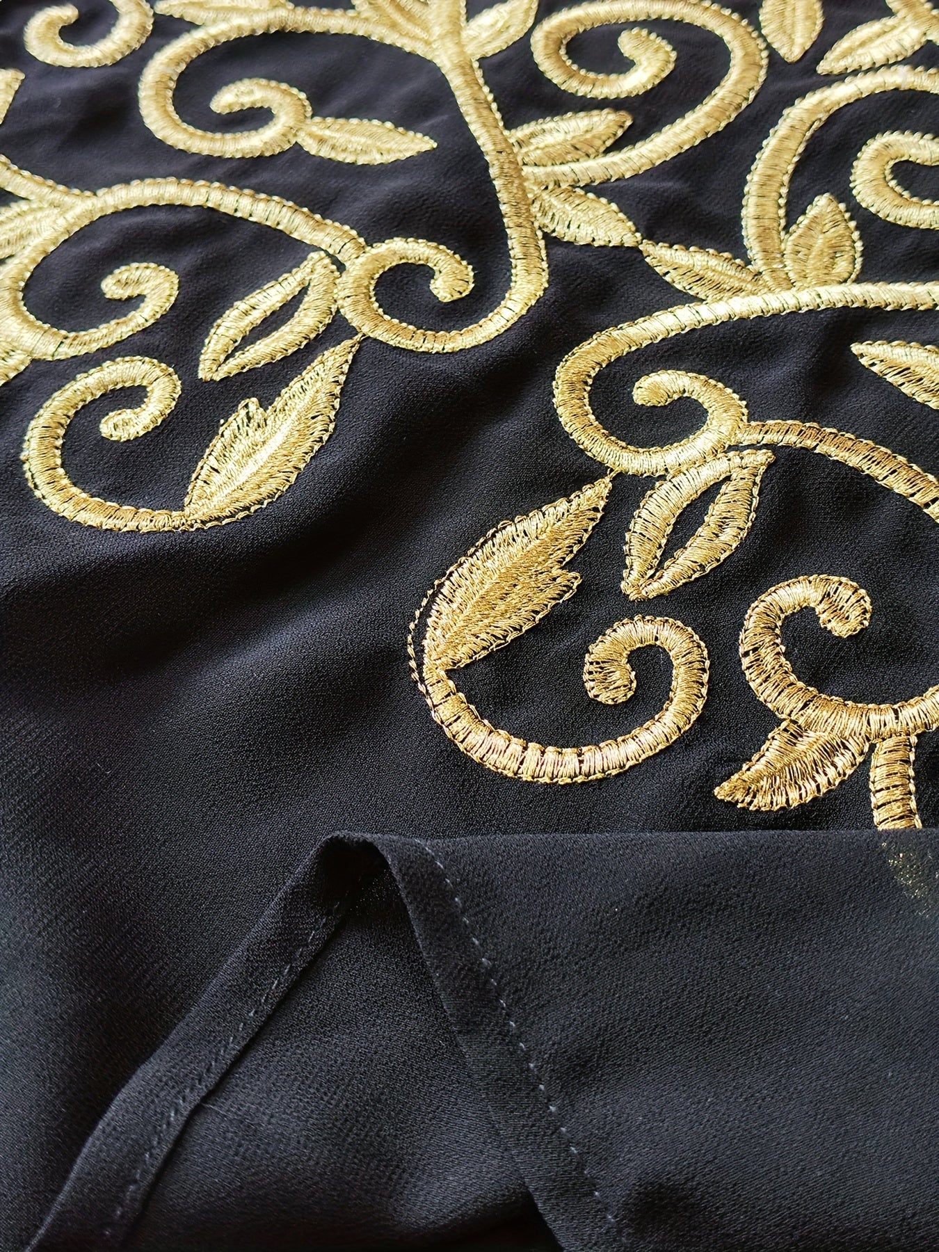 Stylish Long Cape with Lace Edge and Embroidery, Two-piece Set, Robe with Waistband and Body-hugging Abaya Dress