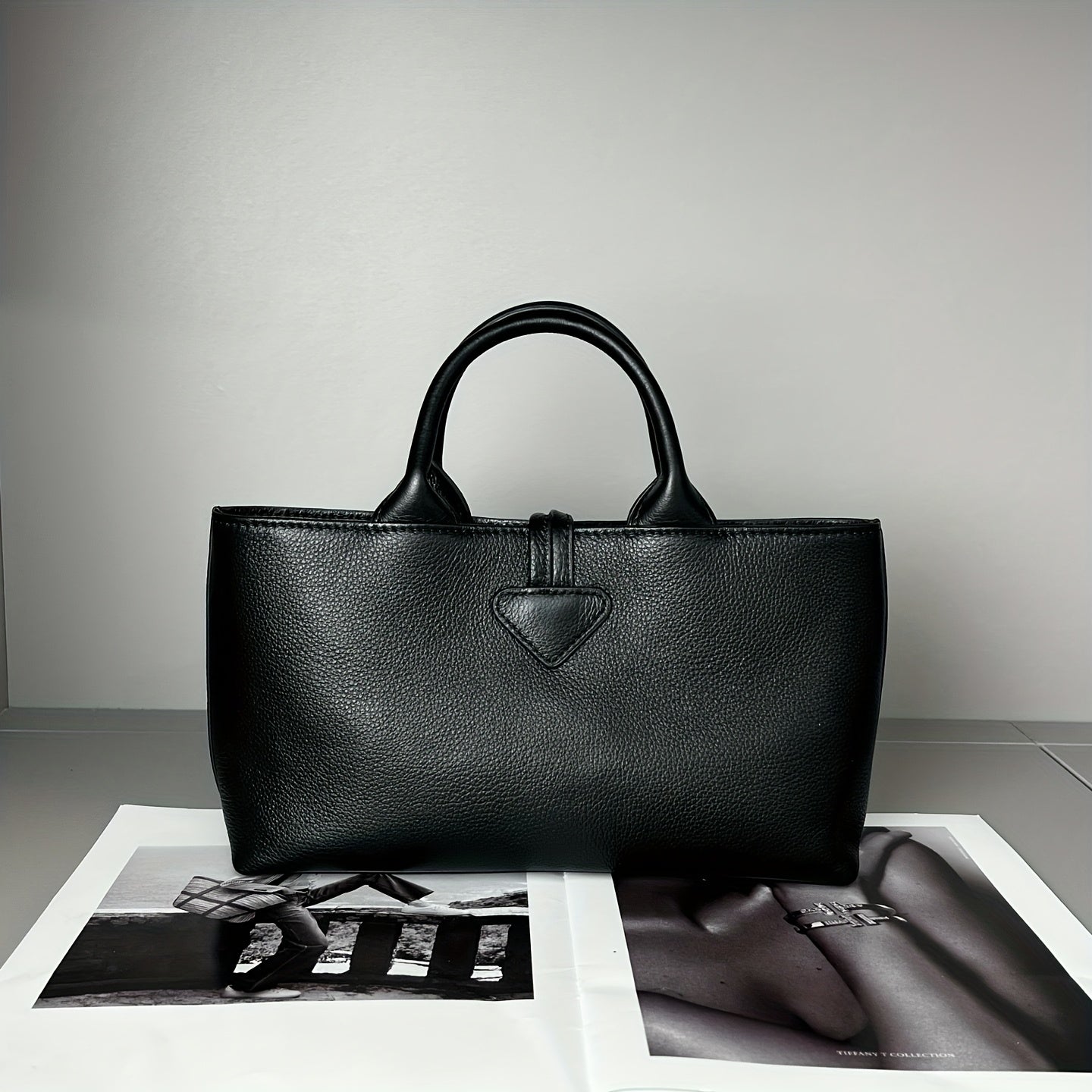 Genuine Leather Women's Handbag, Tote Bag with Detachable Shoulder Strap, Buckle Closure, and Lining