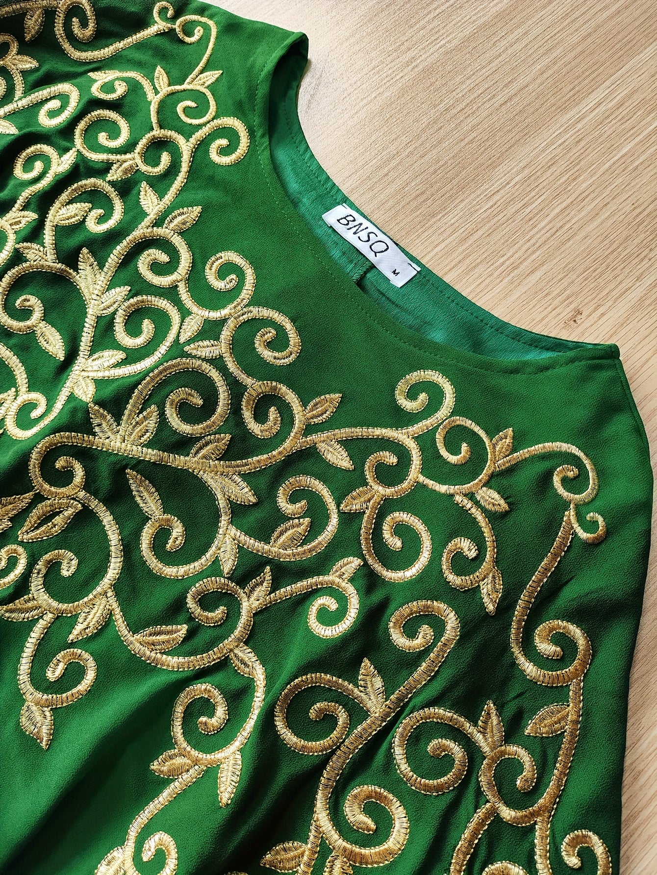 Stylish Long Cape with Lace Edge and Embroidery, Two-piece Set, Robe with Waistband and Body-hugging Abaya Dress