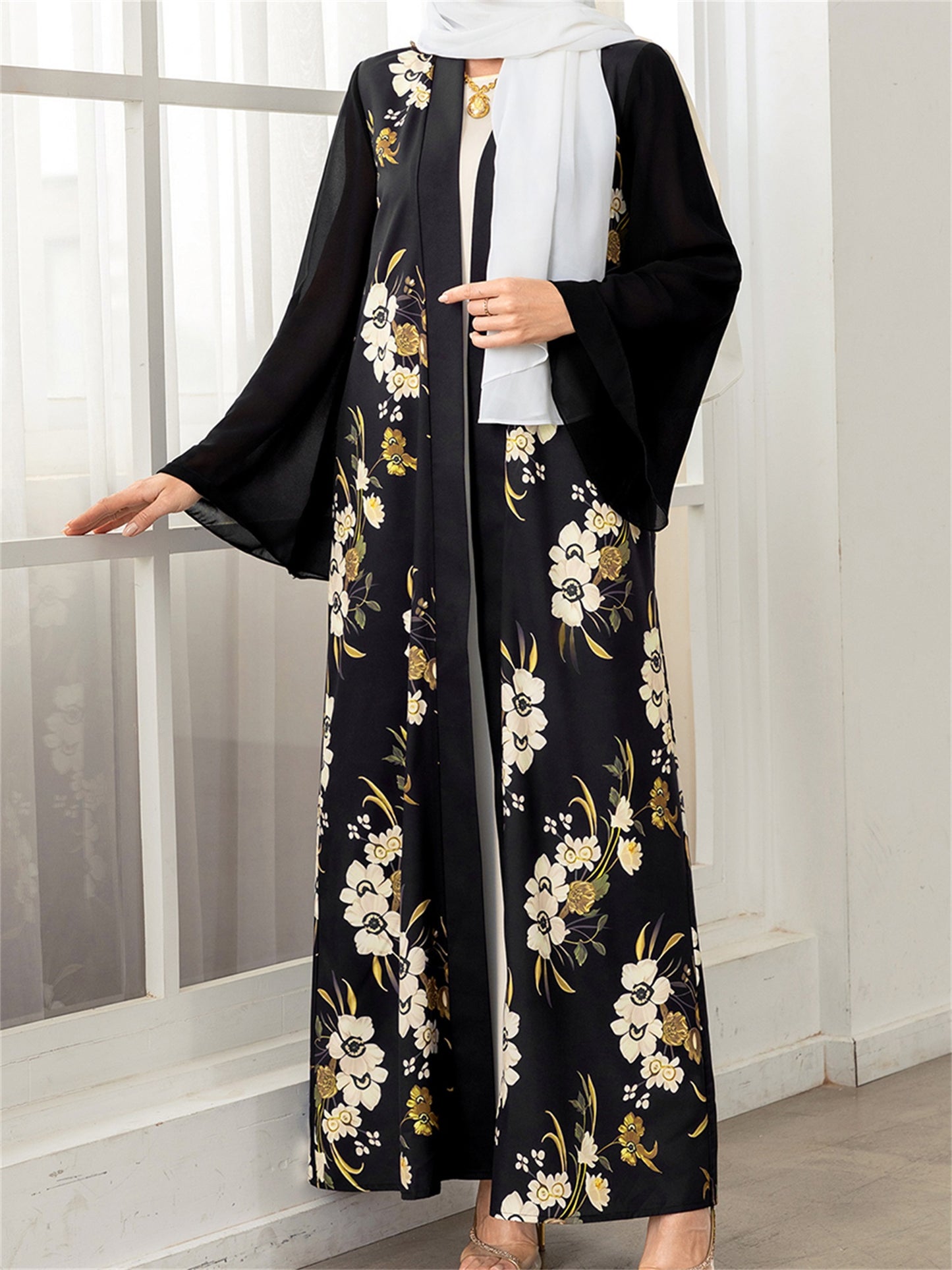 Elegant Black & White Floral Print Long Sleeve Kaftan Gown for Women - Loose Kimono Abaya with Golden Accents, Perfect for Spring and Summer Casual Wear, Comfortable Clothing