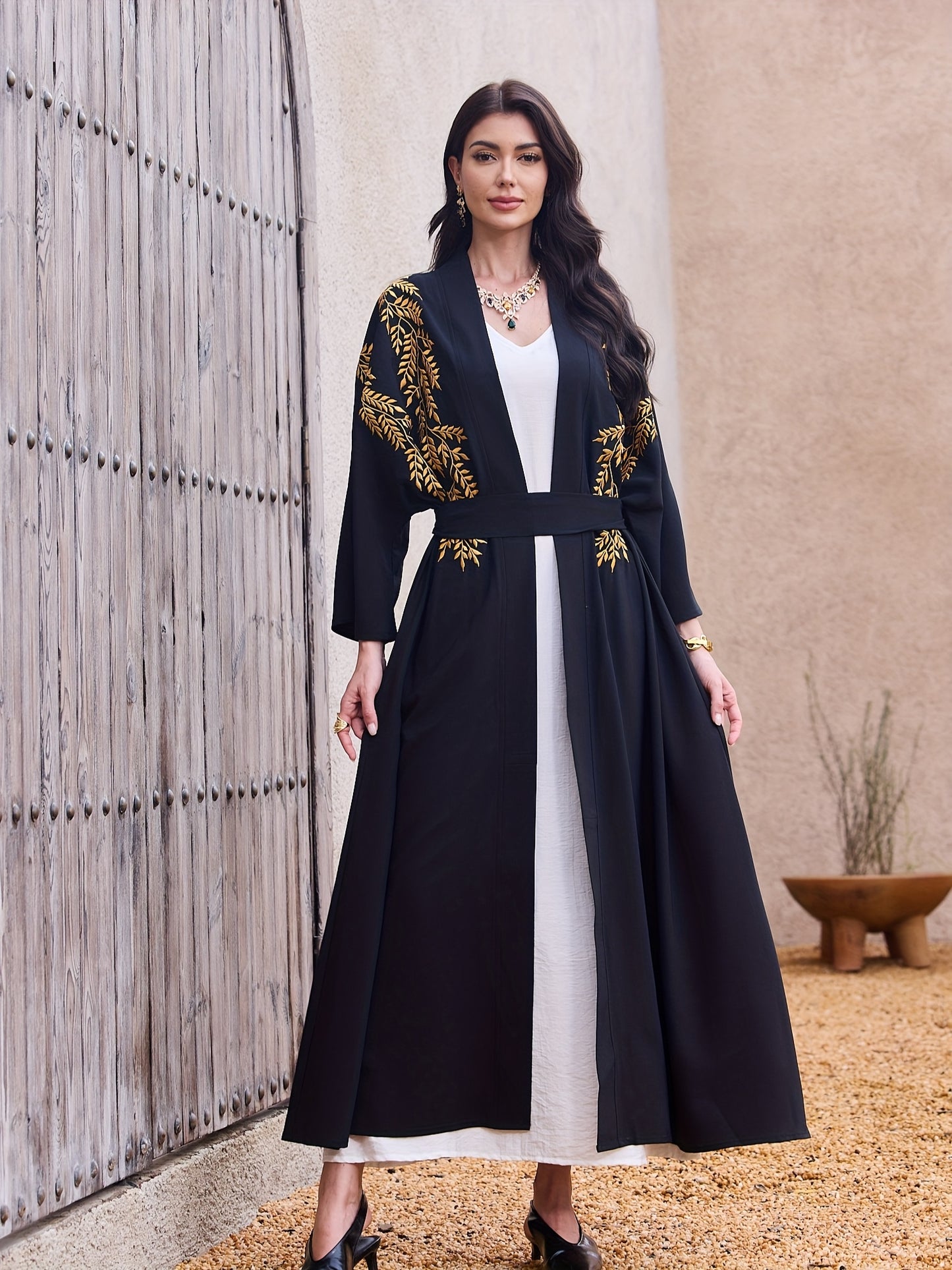 Hot New Floral Women's Turkish Abaya with Belt - Heavy Embroidery Golden Muslim Long Robe, Black Casual Autumn/Winter Turkish Party Evening Gown for Eid al-Adha and Special Occasions
