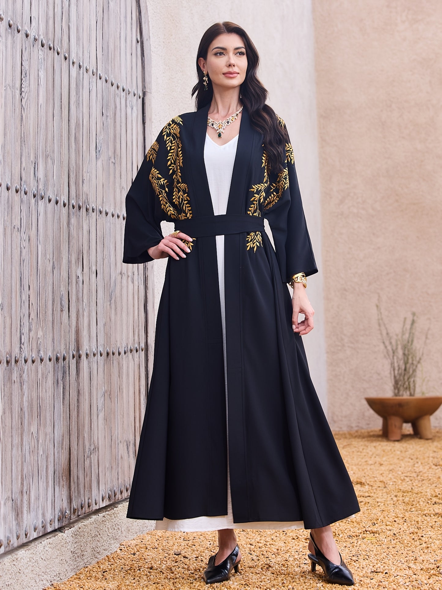 Hot New Floral Women's Turkish Abaya with Belt - Heavy Embroidery Golden Muslim Long Robe, Black Casual Autumn/Winter Turkish Party Evening Gown for Eid al-Adha and Special Occasions