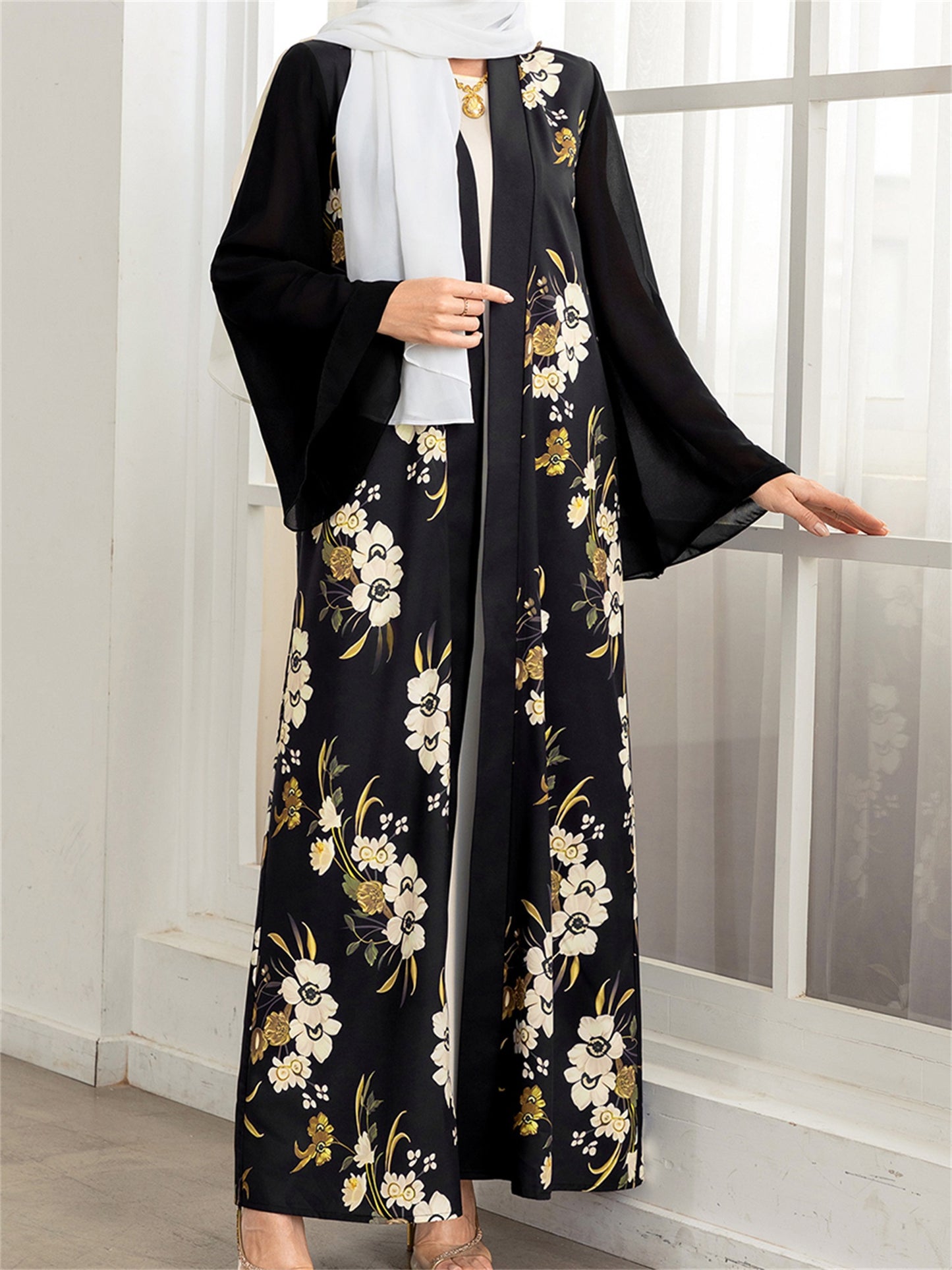 Elegant Black & White Floral Print Long Sleeve Kaftan Gown for Women - Loose Kimono Abaya with Golden Accents, Perfect for Spring and Summer Casual Wear, Comfortable Clothing